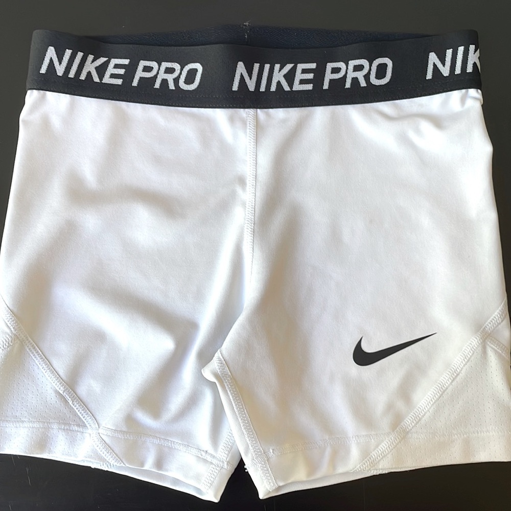 Nike Pro Dri-fit shorts (Girls Medium)